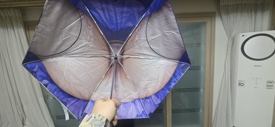 agf)오늘 우산을 샀는데 딱 비가오지 않겠어?_1.jpg