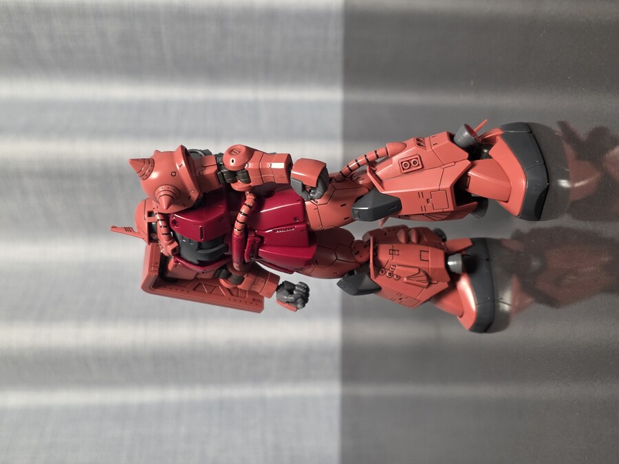 [HG] 샤아 전용 고기동형 자쿠2_3.jpg