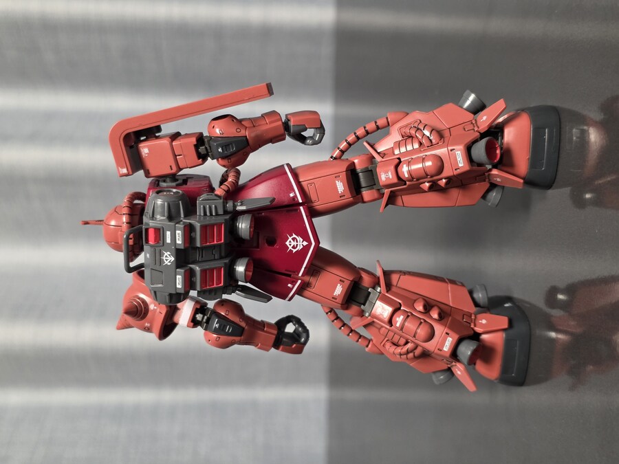 [HG] 샤아 전용 고기동형 자쿠2_9.jpg