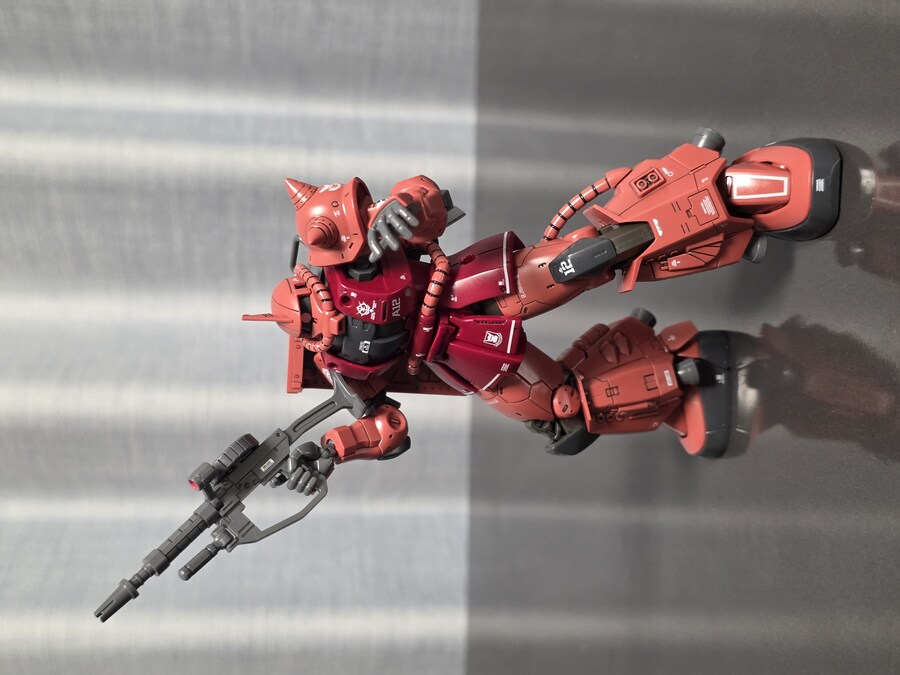 [HG] 샤아 전용 고기동형 자쿠2_12.jpg