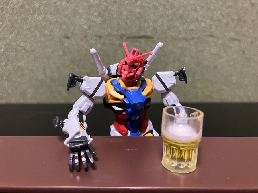 후...요즘 건담이라는 새끼들은 아주 빠져가지고 선배가 살뺀다고 알아보지도 못하고_1.jpg