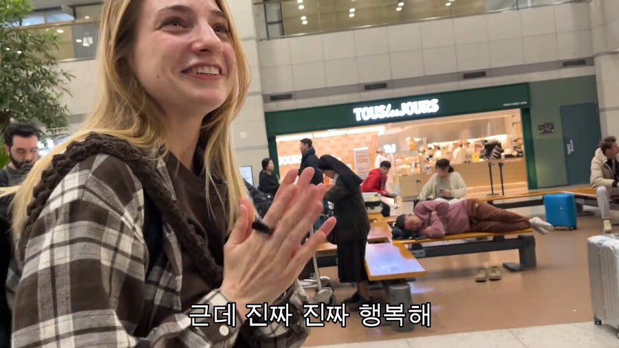 유튜브) 우크라이나에 있는 아내의 쌍둥이언니를 데려와준 남편_56.png
