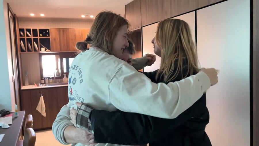 유튜브) 우크라이나에 있는 아내의 쌍둥이언니를 데려와준 남편_75.png