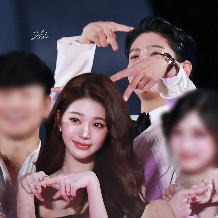 장원영한테 장난치는 박보검ㅋㅋ_2.webp