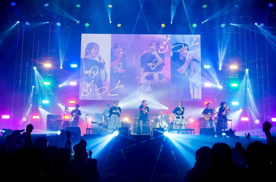 '日 봇치 더 록!' 결속밴드, 첫 내한 성황…"모두와 또 새로운 꿈 이뤄가고파"_1.jpg