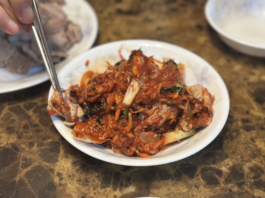 저녁은 김장 김치와 수육_2.jpg