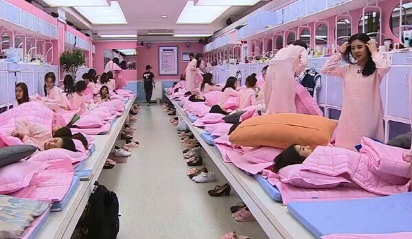 한국은 애니 캐릭터만 군대에 보내는게 아니다_4.jpg