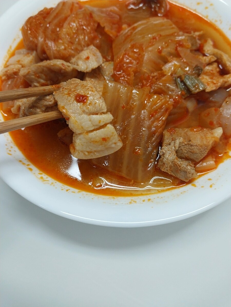 집밥-돼지고기 김치찌개 백반_9.jpg