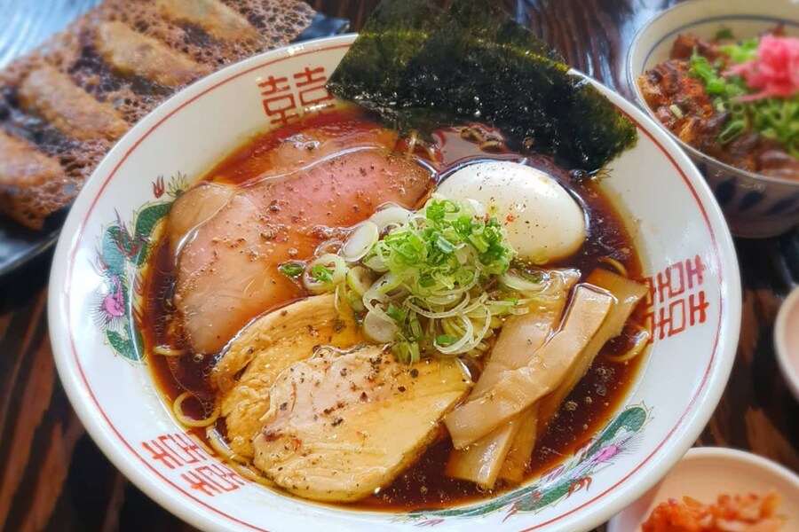 일본 로컬 밥집 가면 충격받는 이유_1.jpg