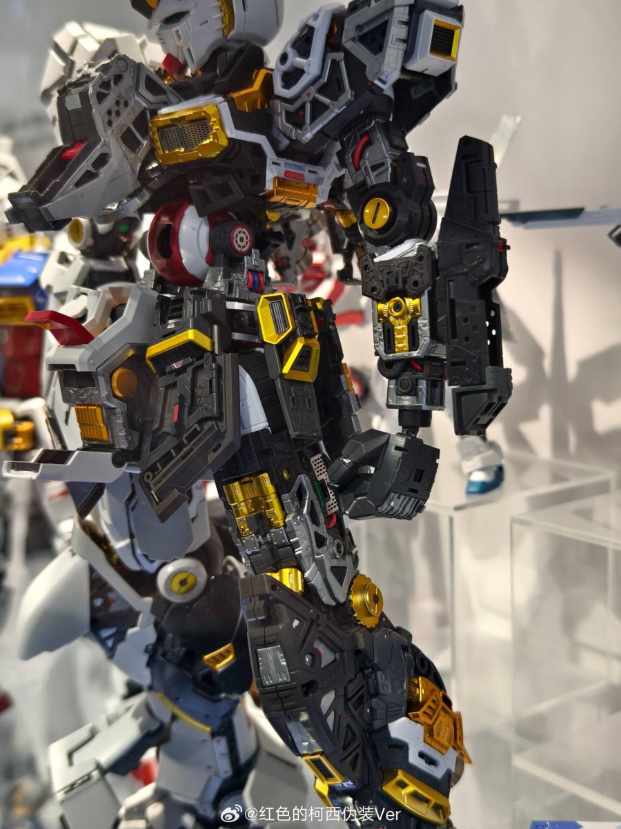 PG 언리쉬드 뉴 건담 프레임 노출 + 해치 오픈 사진_6.jpg