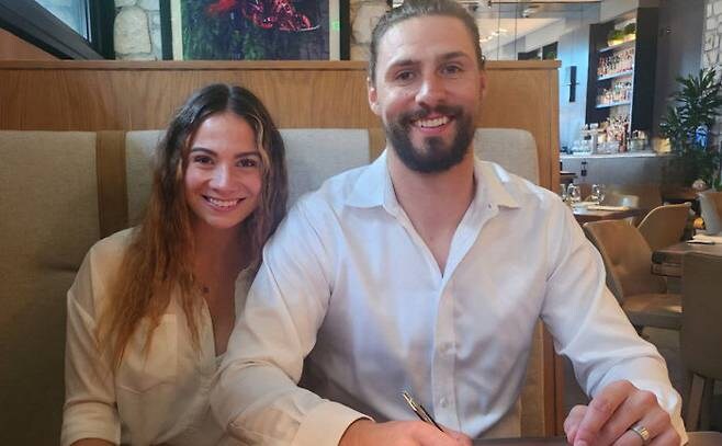 “한국은 내 인생의 축복, ‘정’ 잊지 못할 것”와이스 부부 애틋한 작별 인사_1.jpg