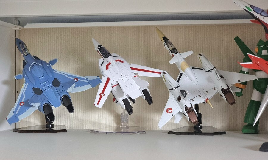 일본에서 사온 하이메탈R VF들입니다_1.jpg