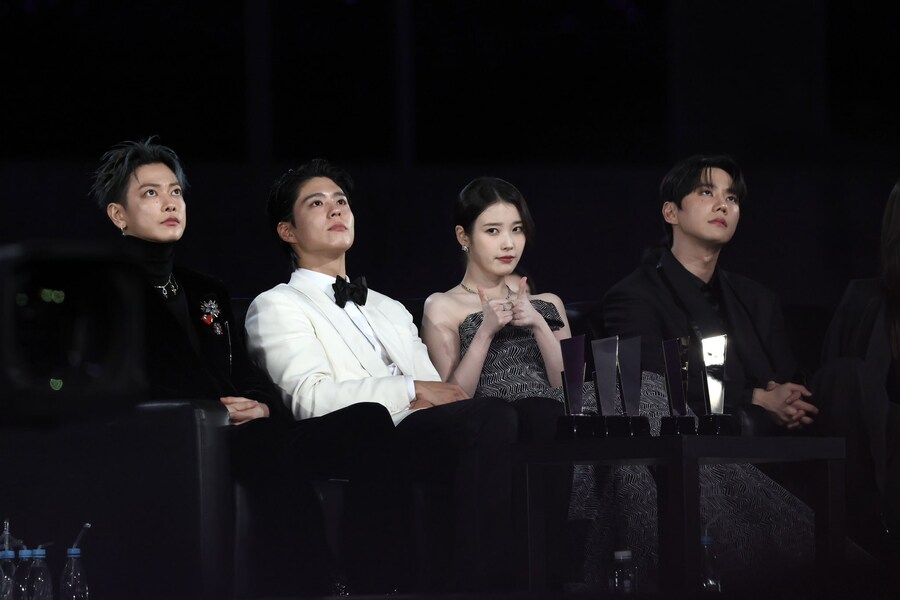 2025.12.06 AAA 2025 아이유 시상식(yuni)_7.jpg