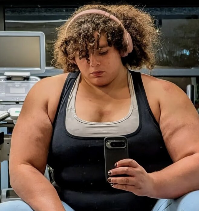 세계 최강 ‘여성’ 등극…알고보니 ‘생물학적 男’ 논란_1.png