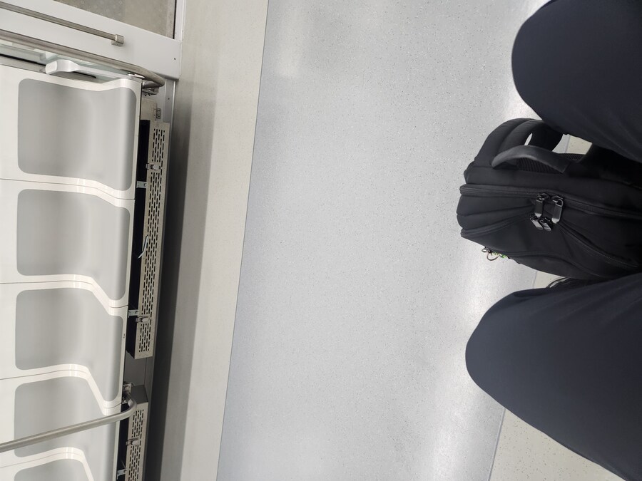 일요일인데 출근하는 사람이 있냐? ㅋㅋㅋㅋㅋ_1.jpg