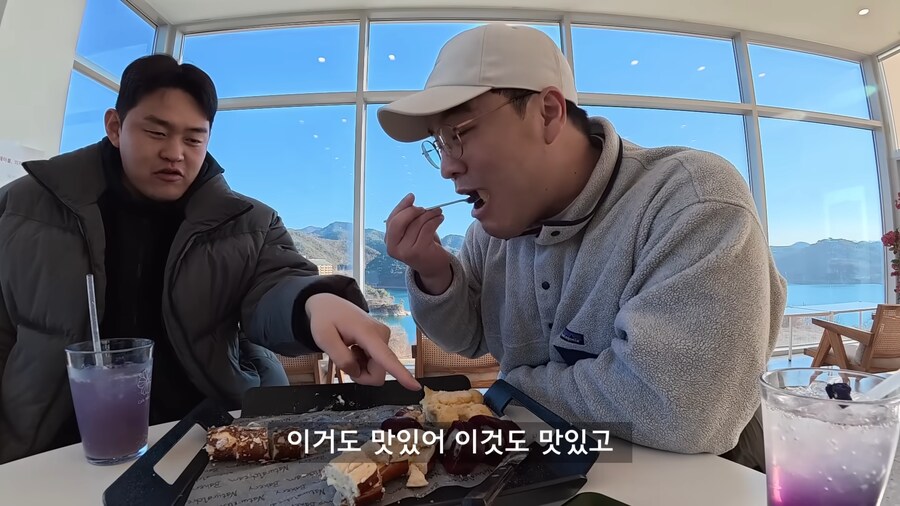 남자들이 고급 카페에 가면 벌어지는 일.jpg_27.png