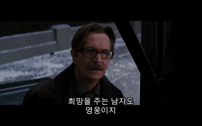 현실 배트맨이 되었다는 크리스천 베일 근황_8.jpg