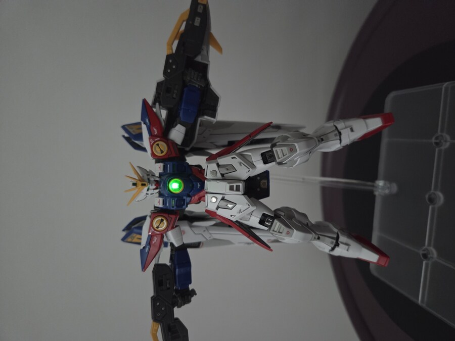 RG윙건담 제로 TV판 가슴 LED적용_2.jpg