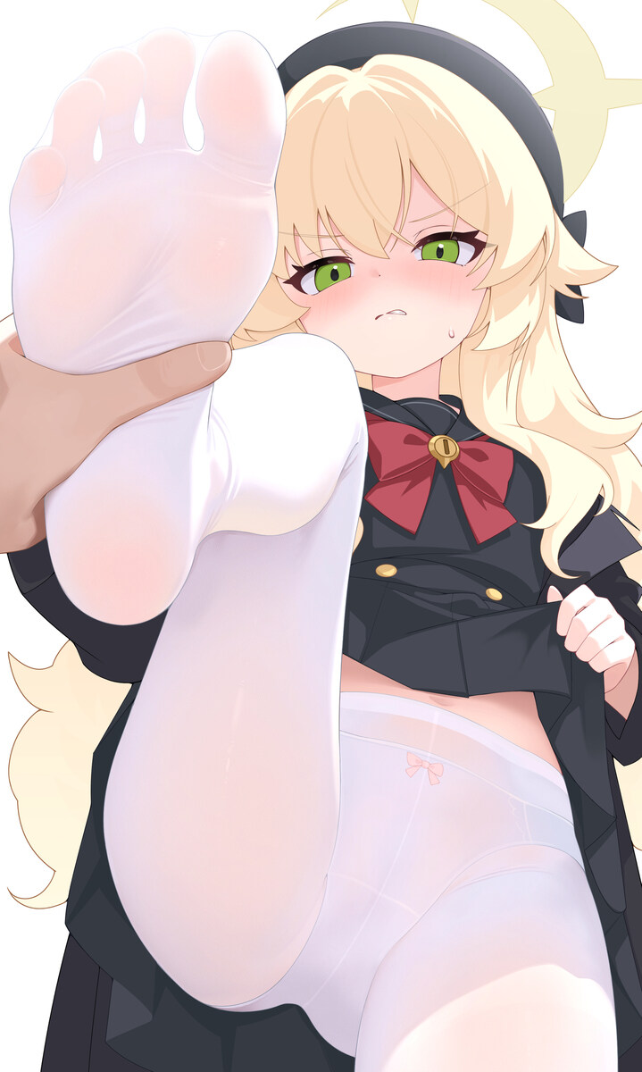 블루아카) 흑 VS 백 어느 스타킹이 더 야하오?_1.jpg