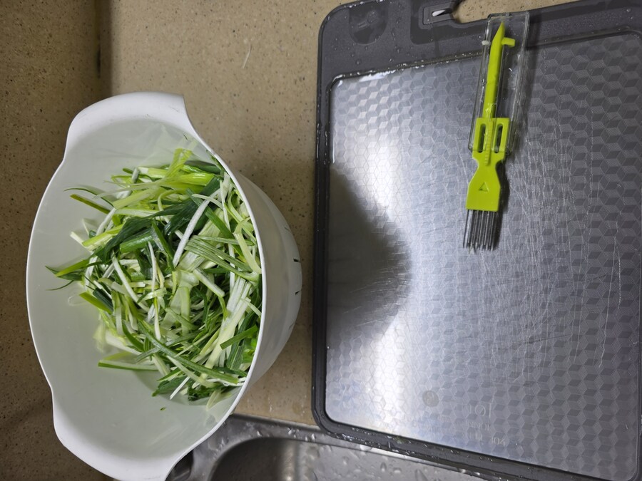 직장에서 3천원씩 걷어서 해먹는 점심 미나리삼겹살_2.jpg