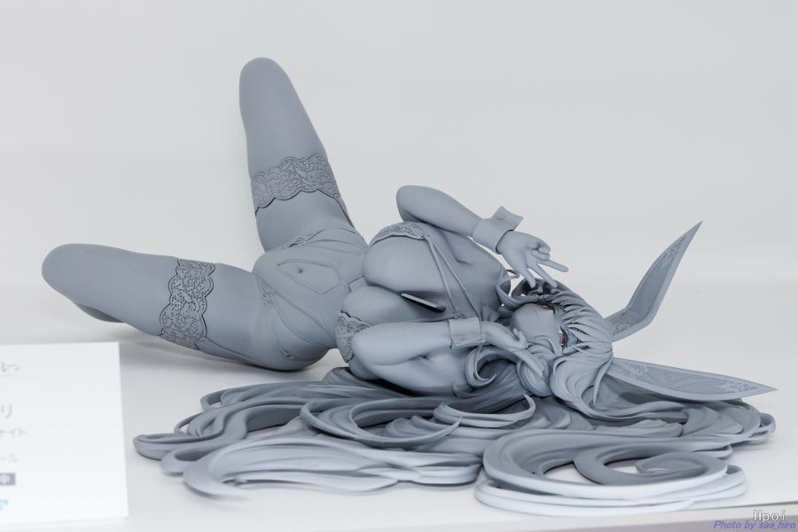 [FREEing] 1/4 B 스타일 아주르 레인 계열 원형 전시 사진_7.jpg