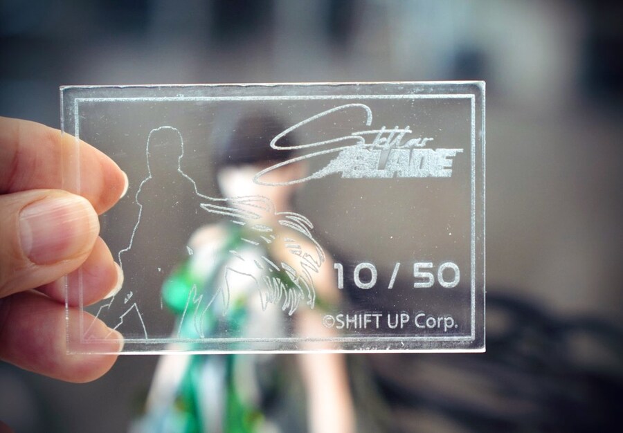 시프트 업에서 코지마 프로덕션 10주년 기념 축하 선물 받은 코지마_2.jpg