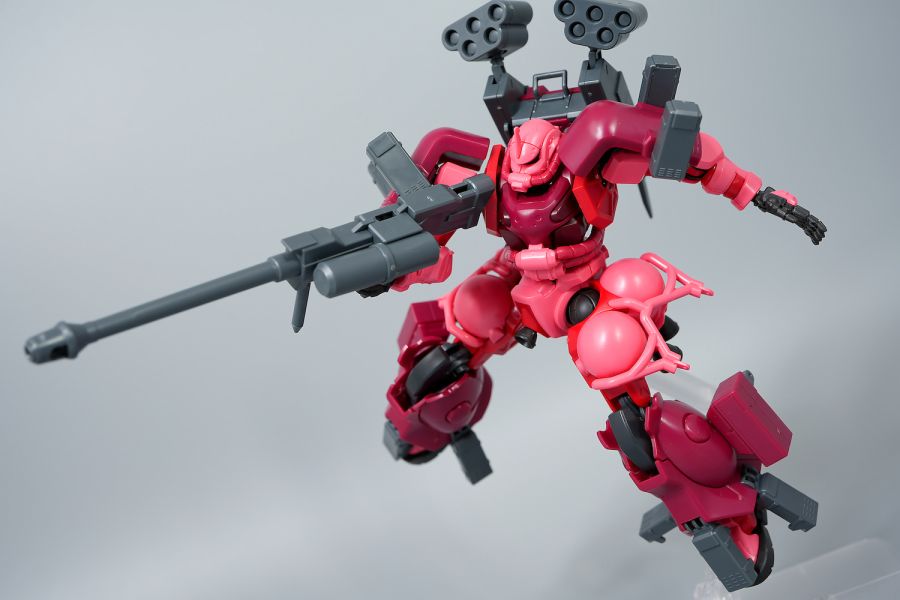 HG GQ 1/144 샤아 전용 자쿠 + 어메이징 부스터 조합 사진 2_3.jpg