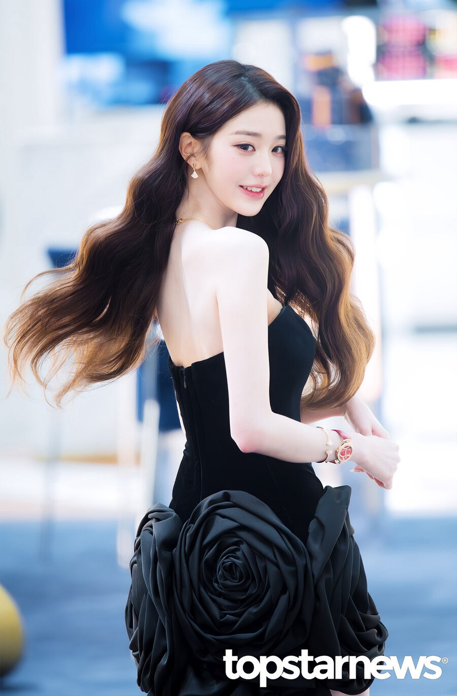 "원영씨" 라고 불러세운 기자 gif_1.jpg