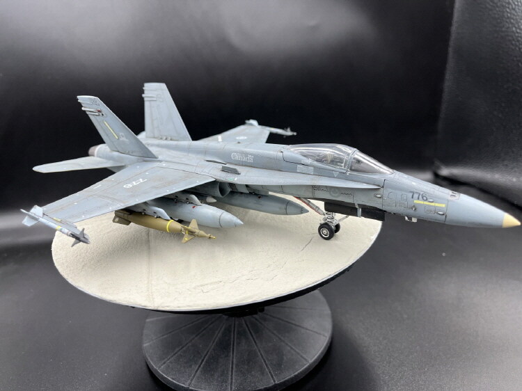 CF-18A Hornet : "Porcupines" Sqn. (아카데미 1:72)_4.jpg