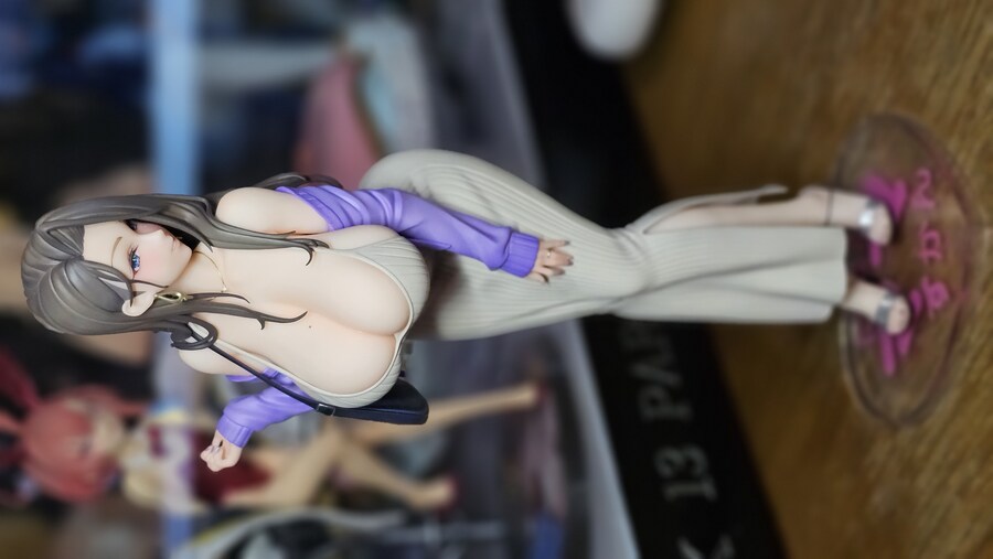 동탄에 대항하는 일본 유부녀 피규어_6.jpg