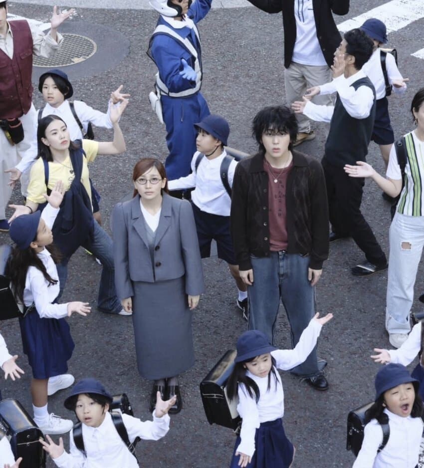 ZICO, YOASOBI’s ikura ‘DUET’ MV Teaser_2.jpg