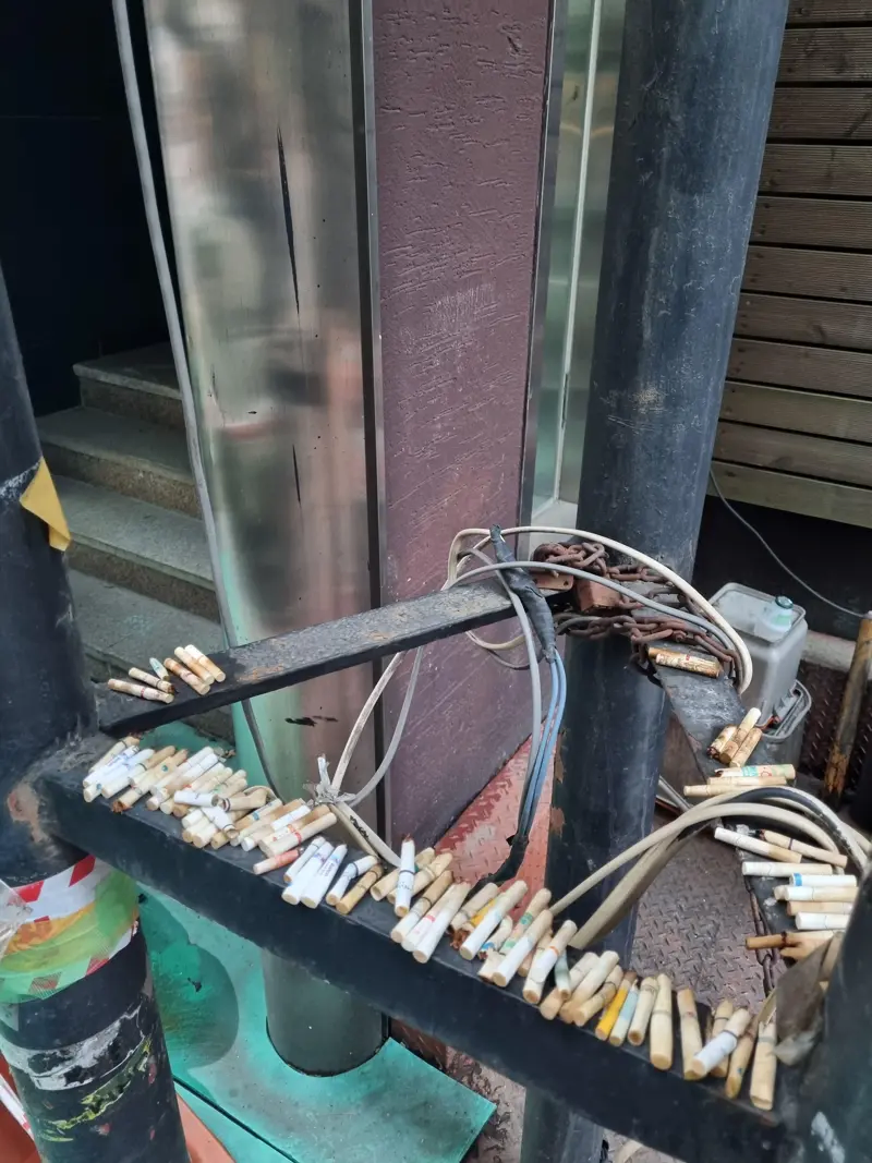 흡연자들 왜 이런가요?.jpg_4.webp