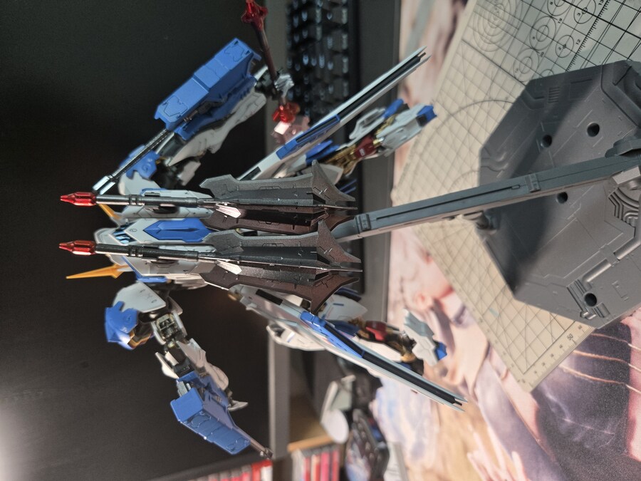 MG발바토스 루프스 첫 도색작 완성!!!_5.jpg