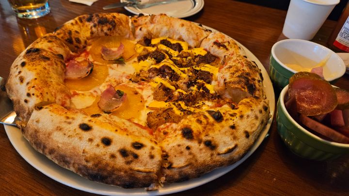 도우에 진심인 화덕피자 셔우드_1.jpg