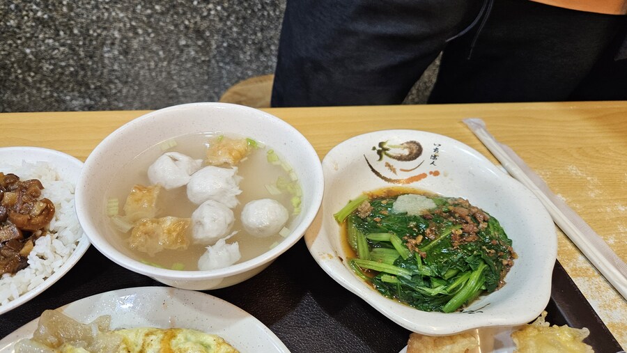 [대만]타이난 투어중 먹은 것들(굴전, 떠우화, 흑당버블티등)_9.jpg