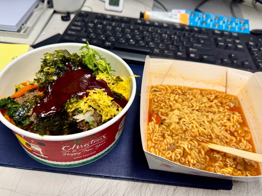 회사에서 점심,저녁(한솥&라면,돈까스)_1.jpeg