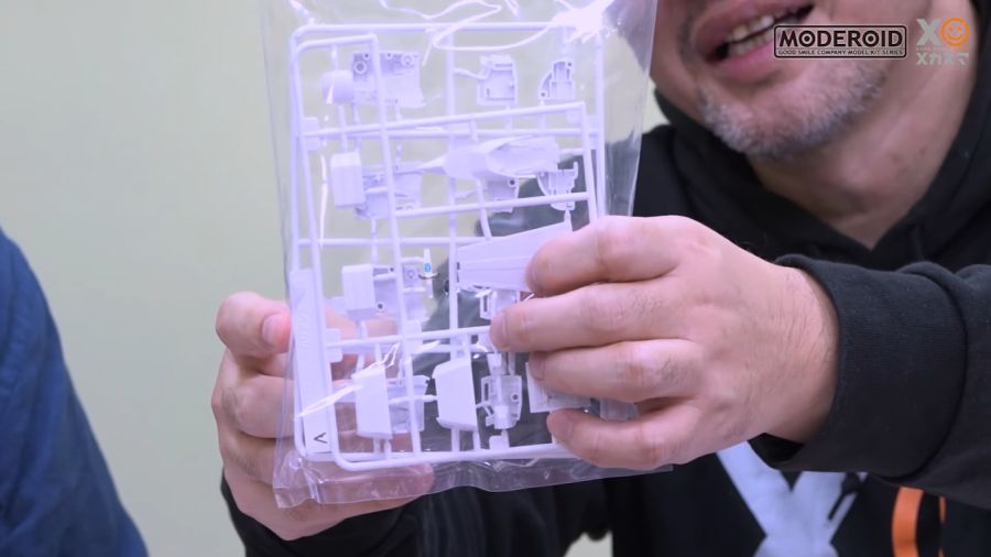 [굿 스마일] MODEROID 가리안 중장 改 개발담 영상 (스크롤 주의)_27.png