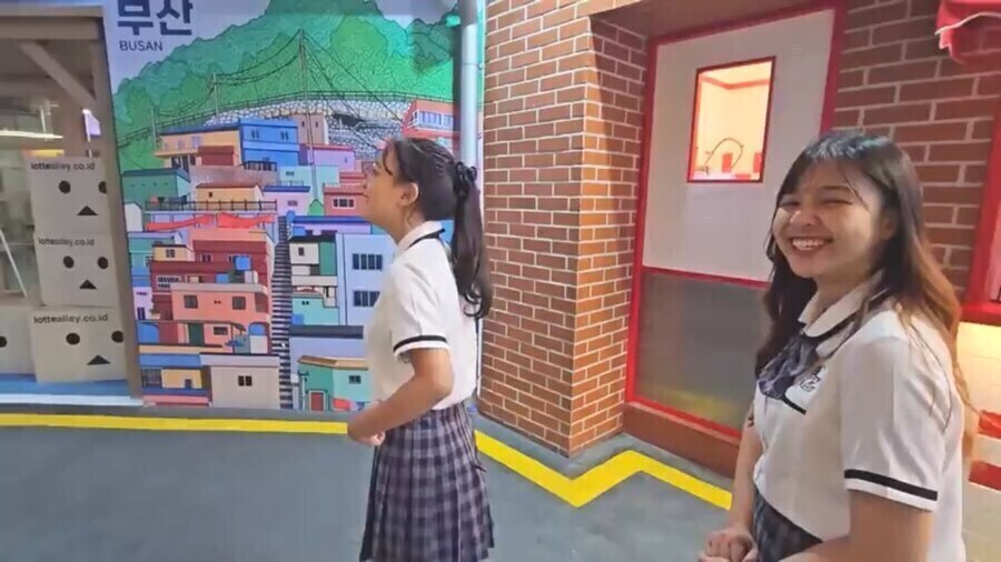 한국거리 고증 재현에 진심이었던 인도네시아 쇼핑몰_6.jpg