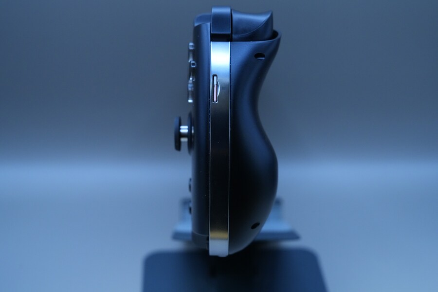 PSP를 닮은 GPD의 최신 UMPC GPD Win5_6.jpg