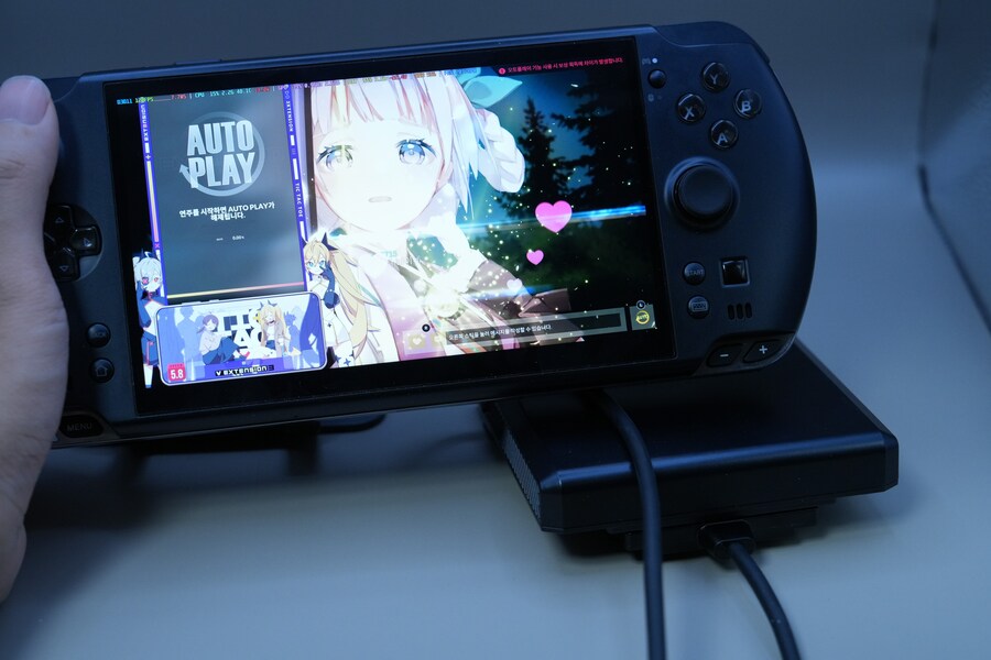 PSP를 닮은 GPD의 최신 UMPC GPD Win5_8.jpg