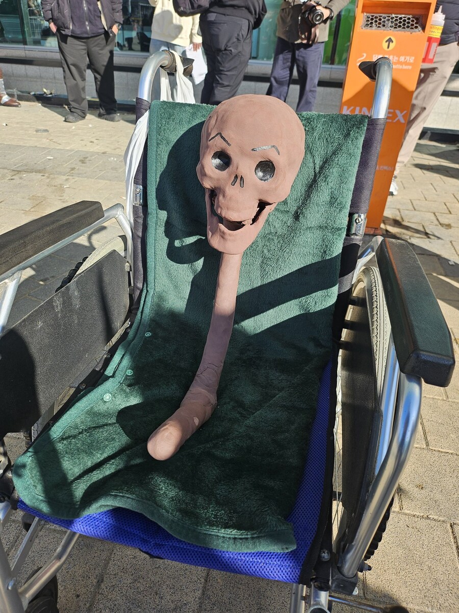 서코 토요일 스폰지밥 코스프레_4.jpg