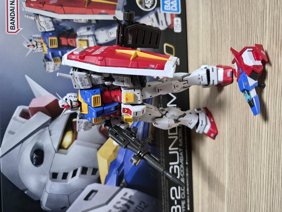 주말에 RG퍼스트 2.0만들어 보았습니다_1.jpg