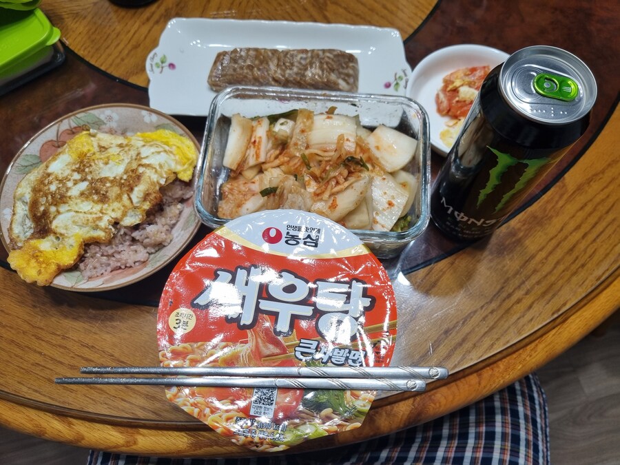 전직- (노가다공) 점심식사_1.jpg