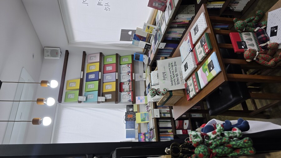 제주) 책, 음반, 카페_7.jpg