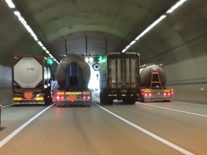 전세계 고속도로의 만국공통인 밈_1.jpg