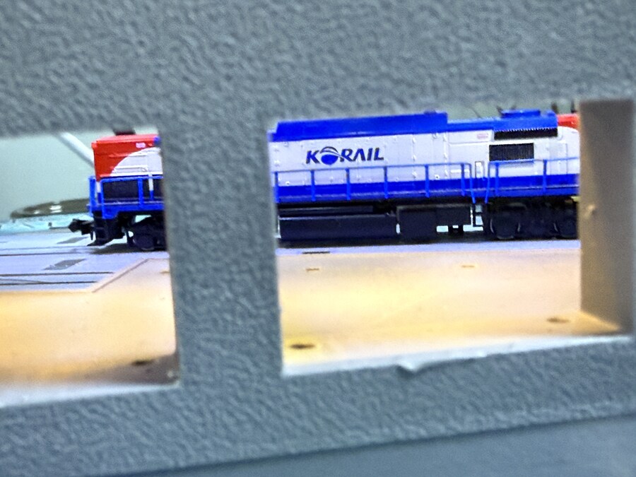 책상위 작은 기관차고...._6.jpg