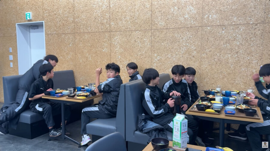 카와사키 프론탈레의 유스 식사 환경_77.jpg