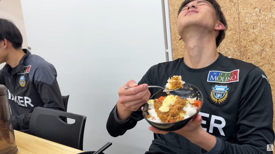 카와사키 프론탈레의 유스 식사 환경_116.jpg