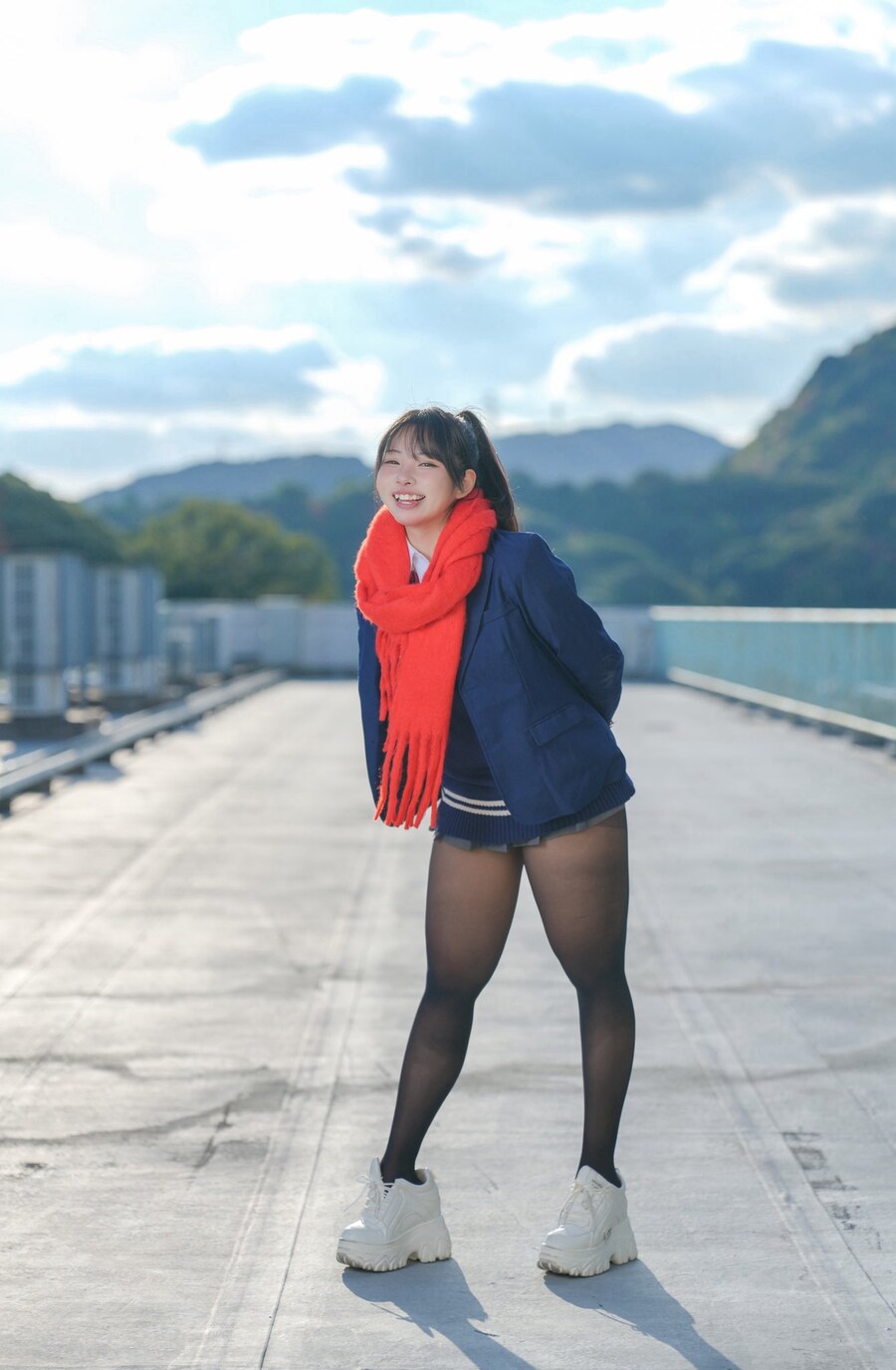 허벅지가 엄청난 코스플레이어_6.jpg