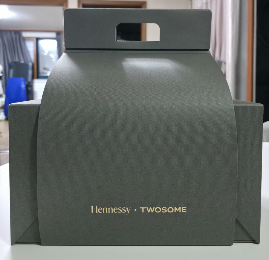 투썸플레이스 헤네시 X.O케이크_3.jpg